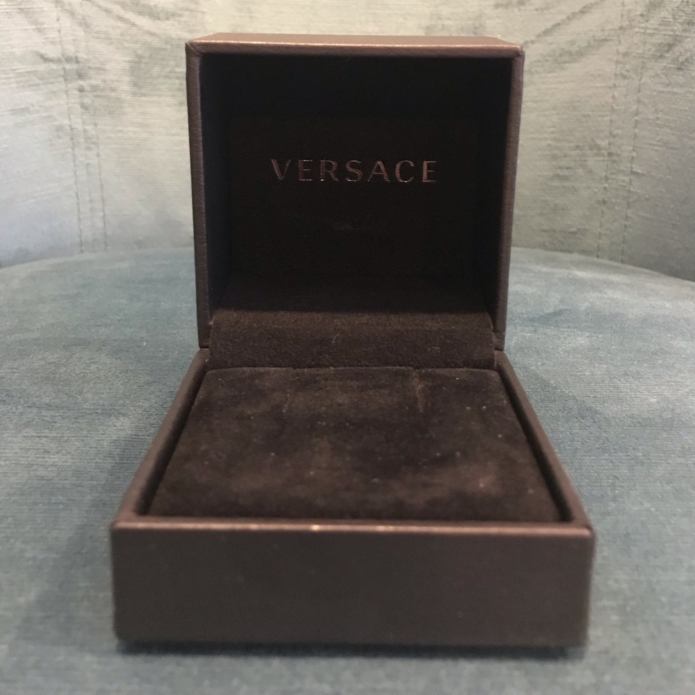 VERSACE